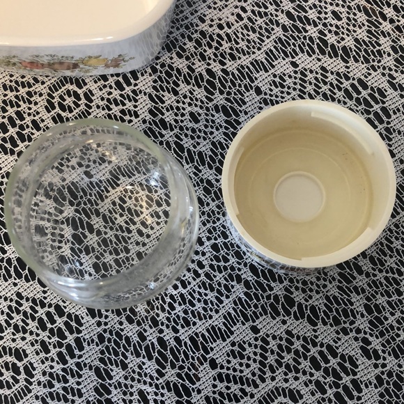 Lot of 3 "Spice of Life" Casserole Dishes and Pyrex Glass Container - Picture 10 of 10